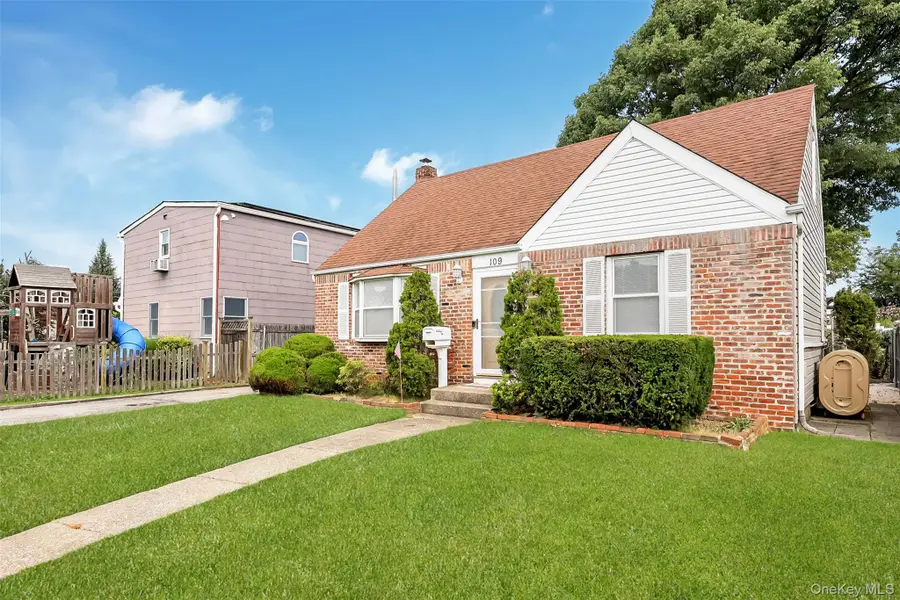 109 Henrietta Avenue, Oceanside, NY 11572 - #3