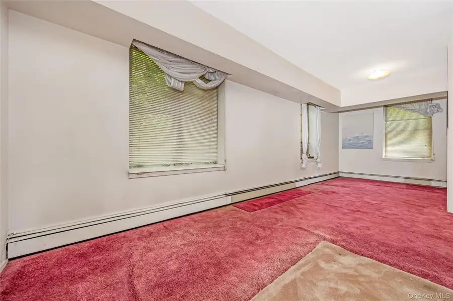 51 Edwards Street #T, Roslyn Heights, NY 11577 - #3