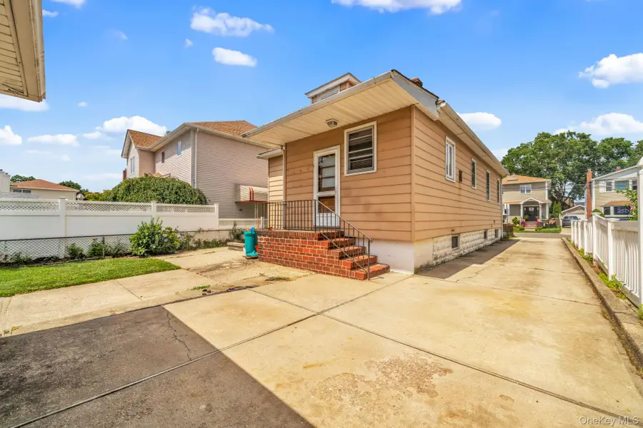 1073 Concord Street, Franklin Square, NY 11010 - #2