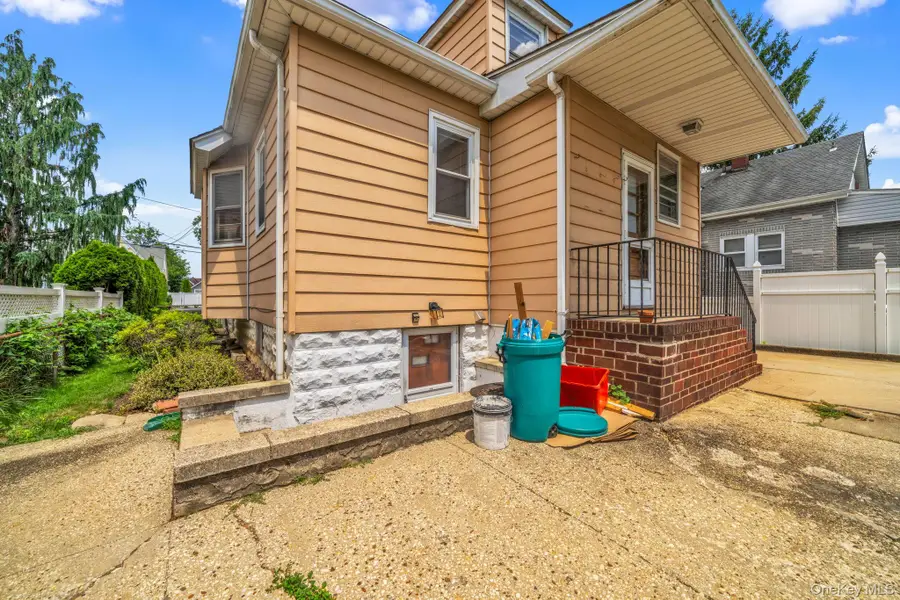 1073 Concord Street, Franklin Square, NY 11010 - #3