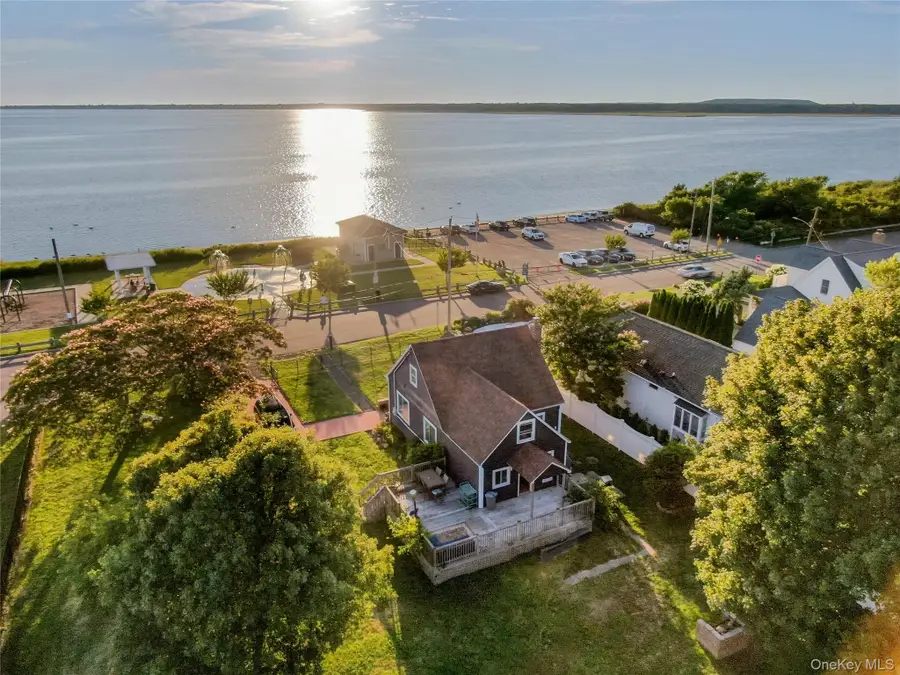 21 Grandview Drive, Shirley, NY 11967 - #2