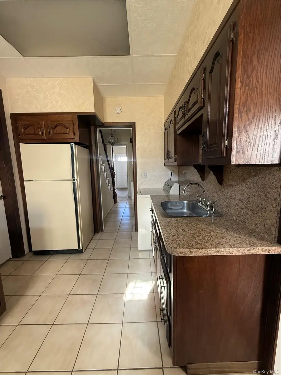 868 Morris Park Avenue, Bronx, NY 10462 - #2