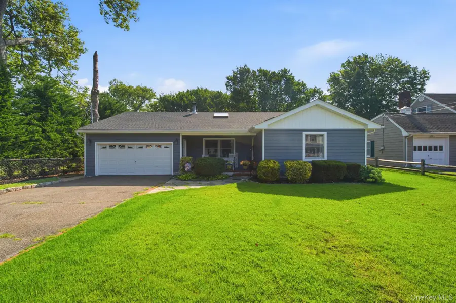 65 Jervis Avenue, Copiague, NY 11726 - #2