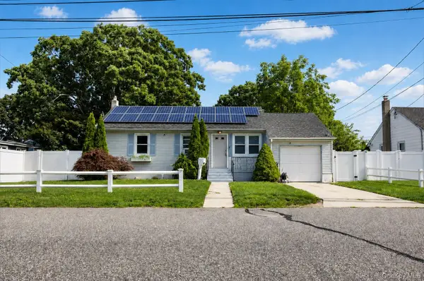132 48th Street, Lindenhurst, NY 11757