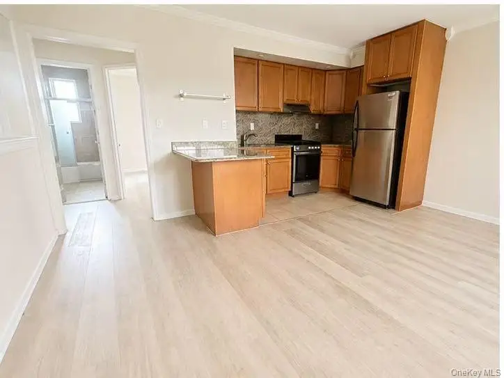 193-14 39 #A, Flushing, NY 11358 - #3