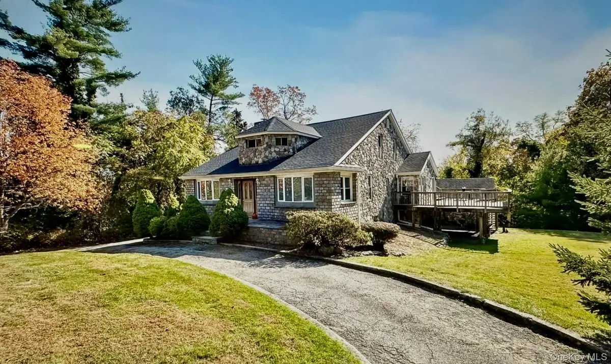 24 Old Knollwood Road, White Plains, NY 10607 - #1
