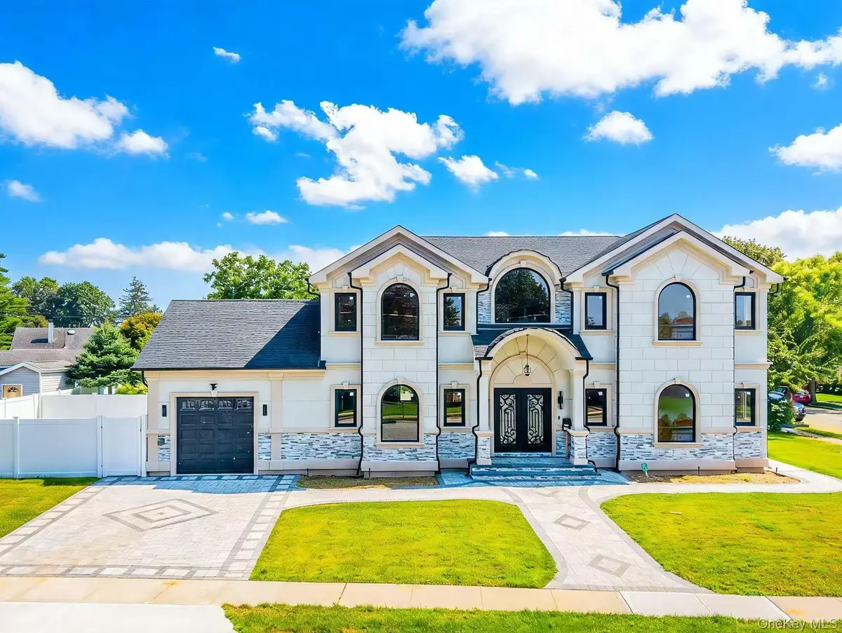16 Violet Avenue, Hicksville, NY 11801 - #1