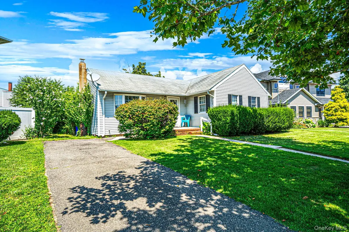 1 Bradish Lane, Babylon, NY 11702 - #1