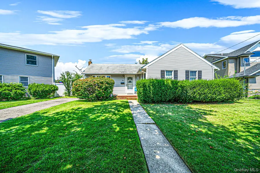 1 Bradish Lane, Babylon, NY 11702 - #2