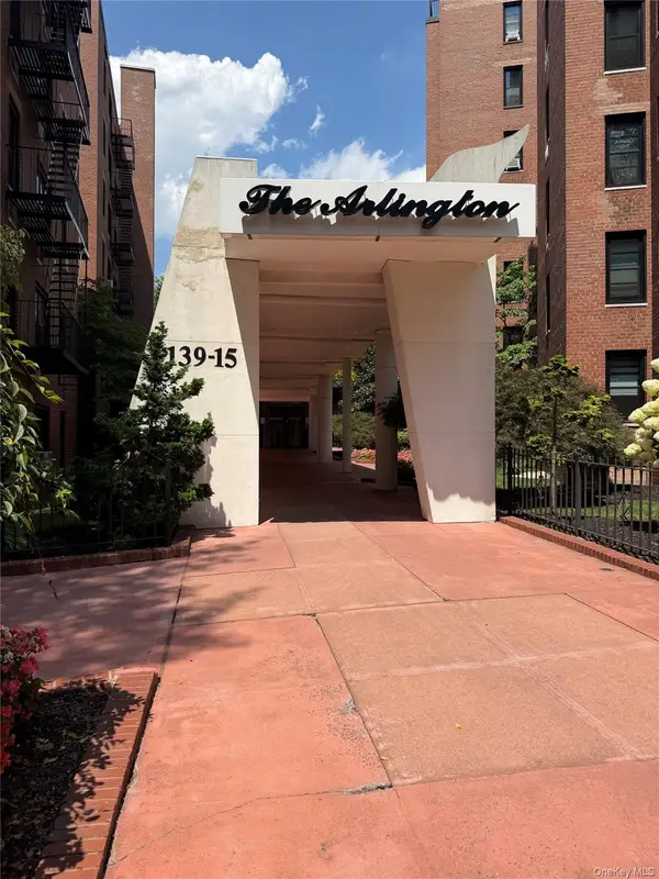 139-15 83rd Avenue #527, Briarwood, NY 11435