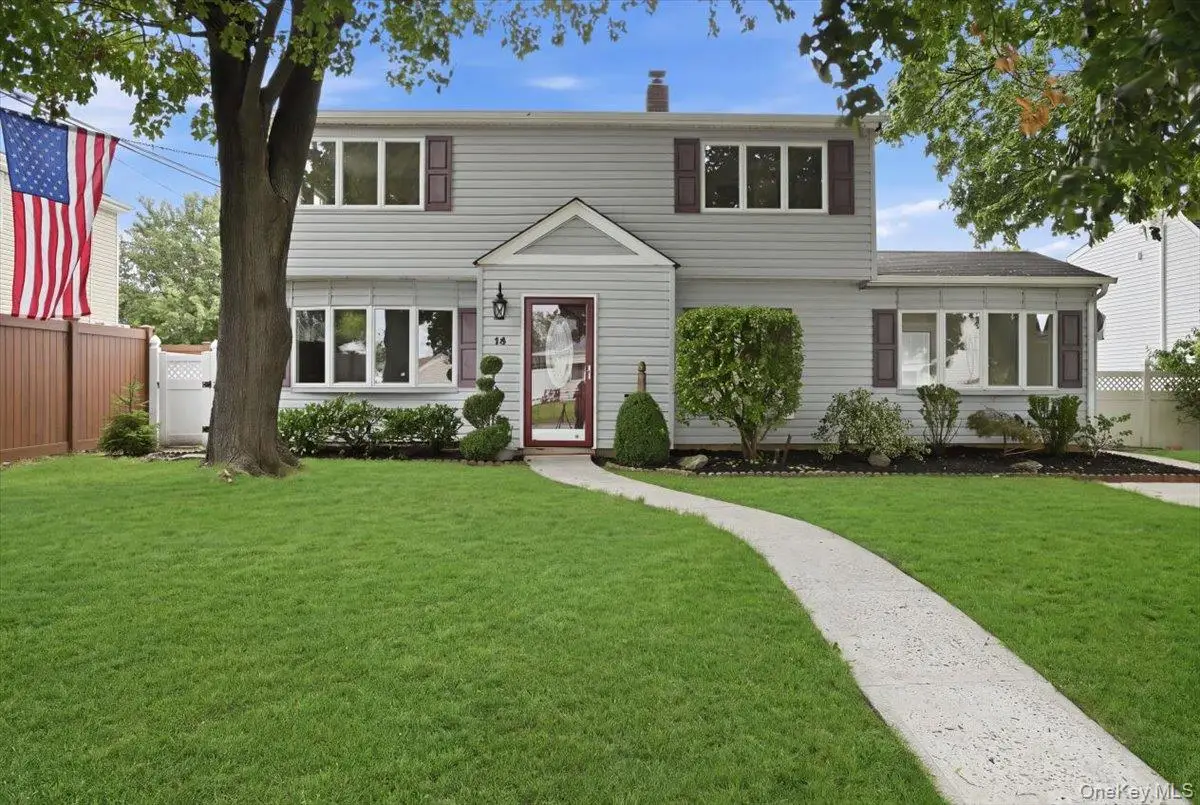 14 Crest Lane, Levittown, NY 11756 - #1