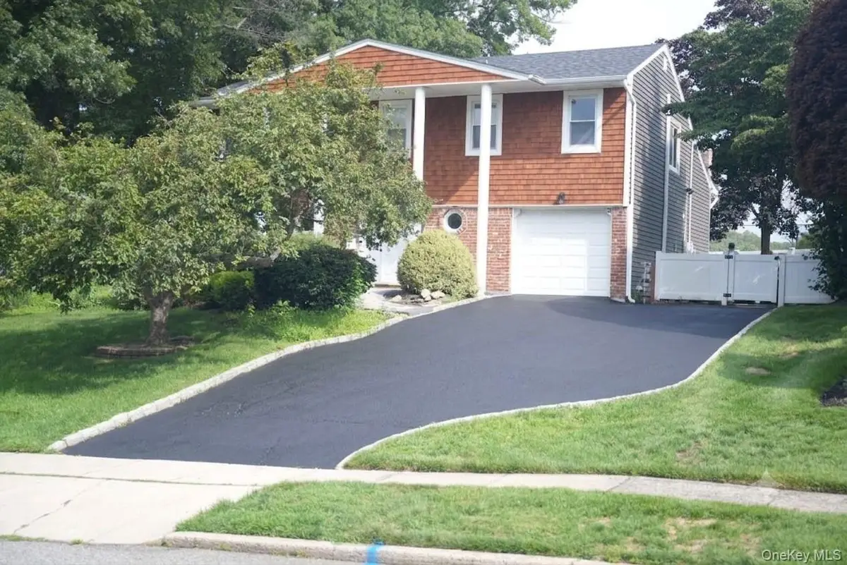 21 Wesleyan Road, Commack, NY 11725 - #1