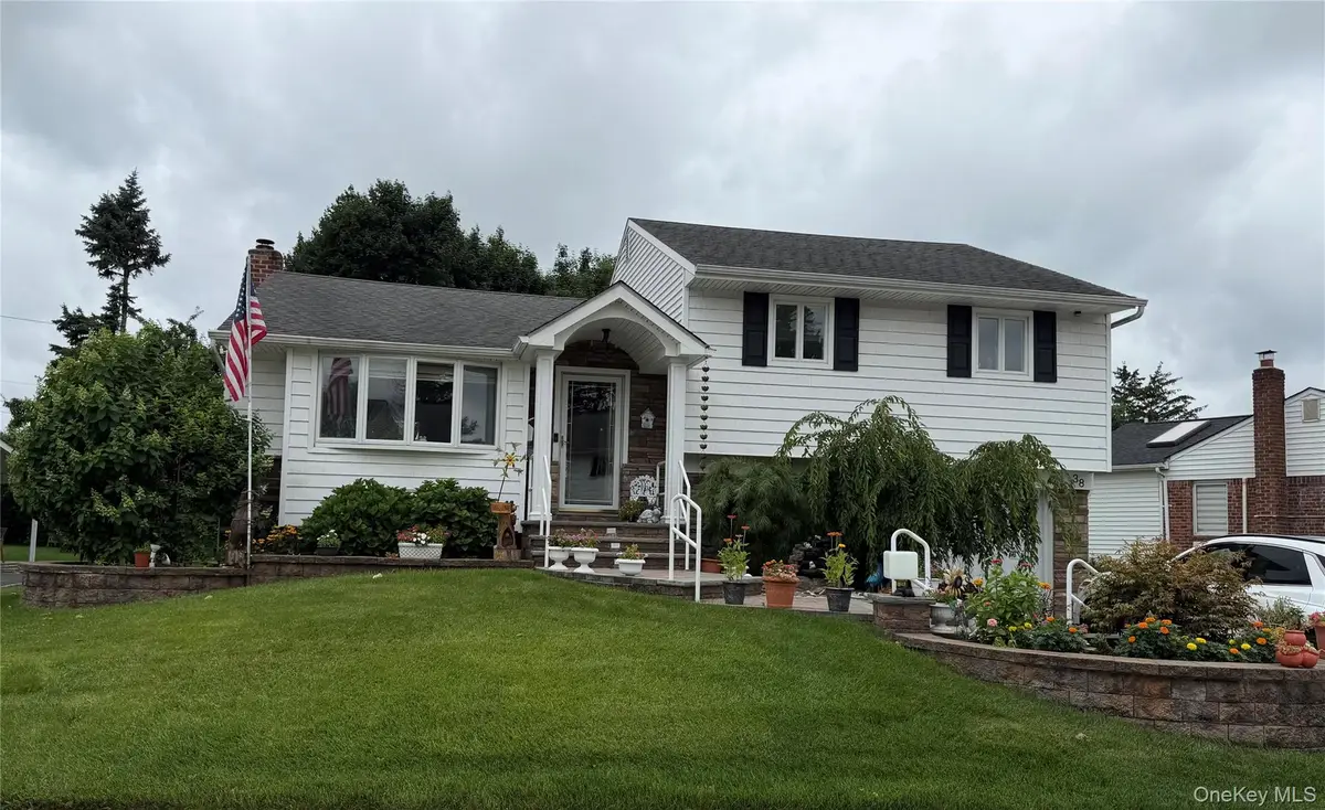 38 Colony Lane, Syosset, NY 11791 - #1