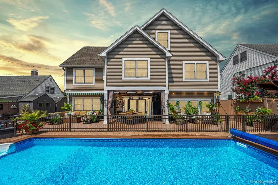 4 Teamster Lane, Levittown, NY 11756 - #2