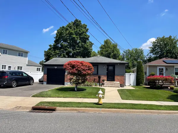 155 Secatogue Avenue, Farmingdale, NY 11735