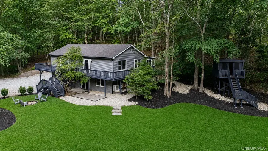 644 Bread And Cheese Hollow Road, Northport, NY 11768 - #2