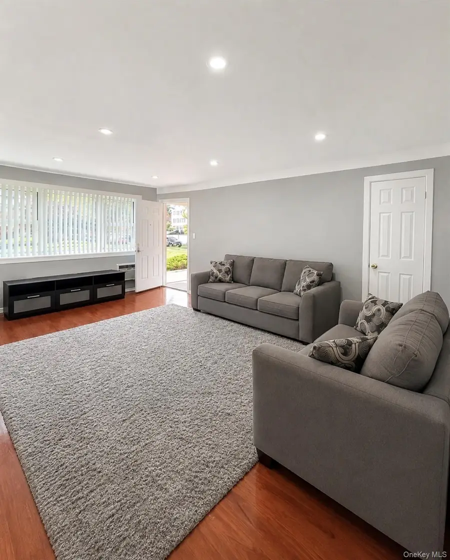 15054 Melbourne Avenue #1R, Flushing, NY 11367 - #3