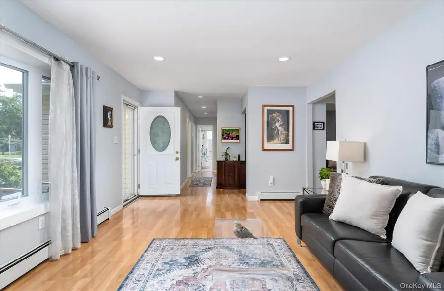 4 Shelley Court, Middle Island, NY 11953 - #3
