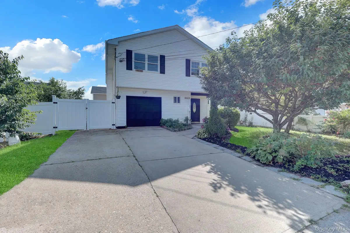 376 Ferraris, Copiague, NY 11726 - #1