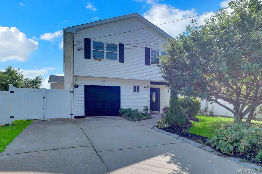 376 Ferraris, Copiague, NY 11726 - #2