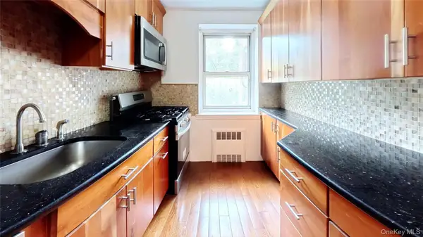 7502 Austin Street Austin Street #2G, Forest Hills, NY 11375