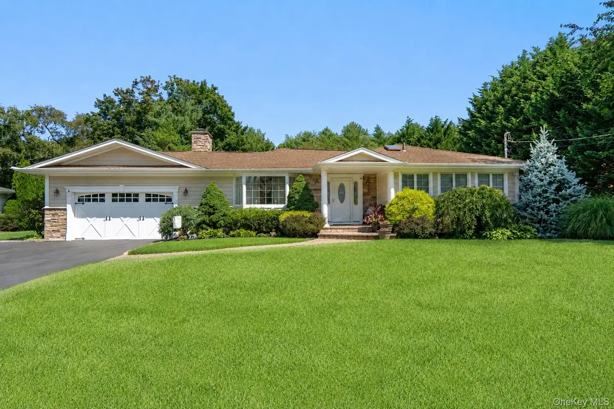 14 Hickman Street, Syosset, NY 11791 - #1