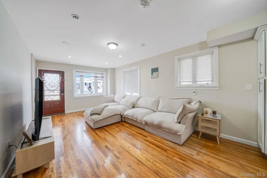 2858 Sampson Avenue, Bronx, NY 10465 - #3