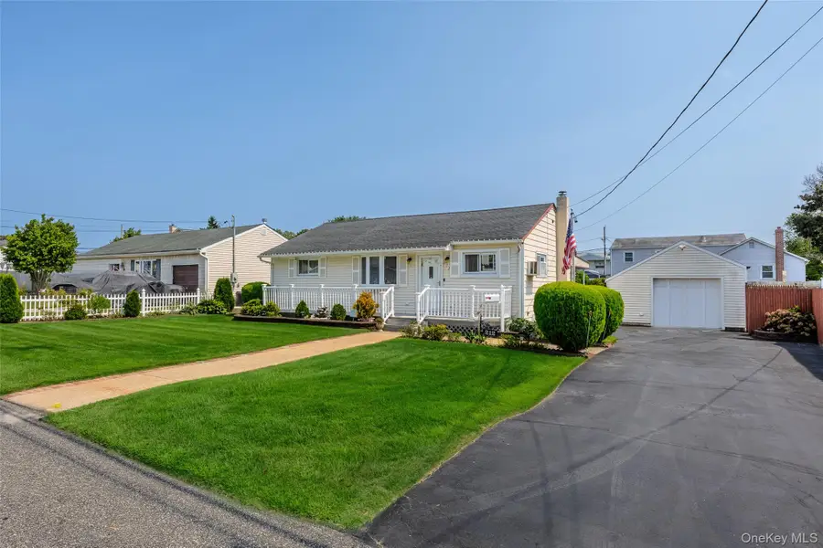 212 15th Street, West Babylon, NY 11704 - #2