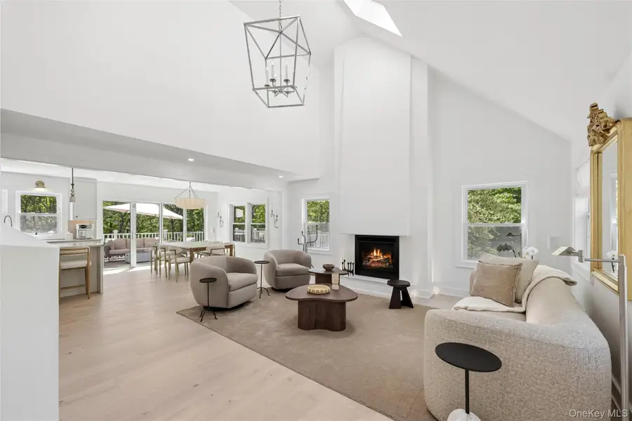 4 Trail Court, Water Mill, NY 11976 - #2