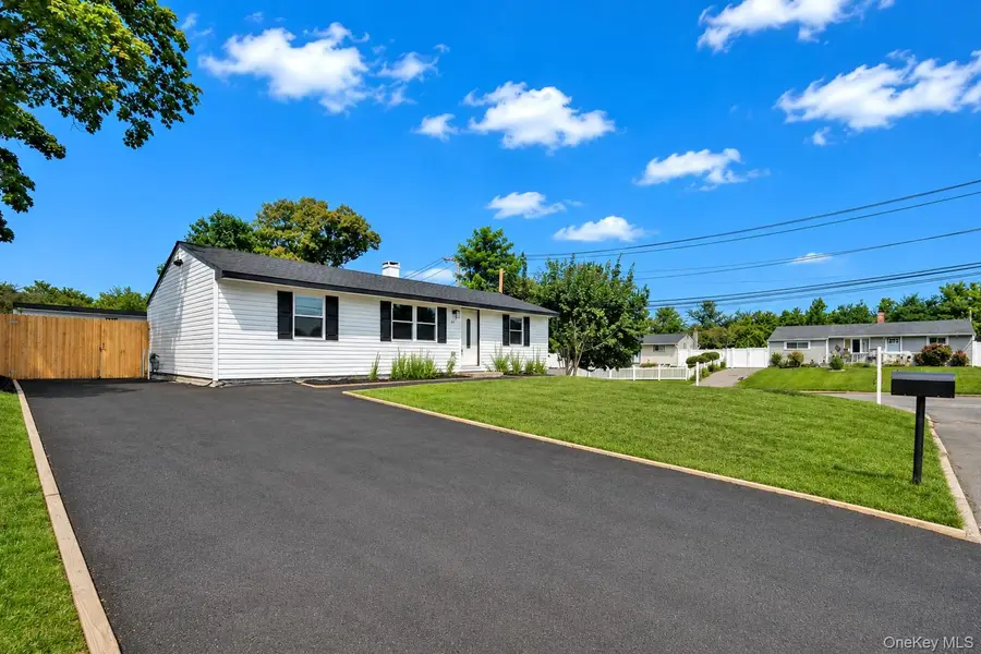 14 Marie Lane, Central Islip, NY 11722 - #2