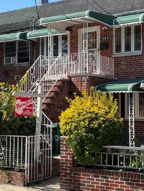 960 E 101st Street, Brooklyn, NY 11236