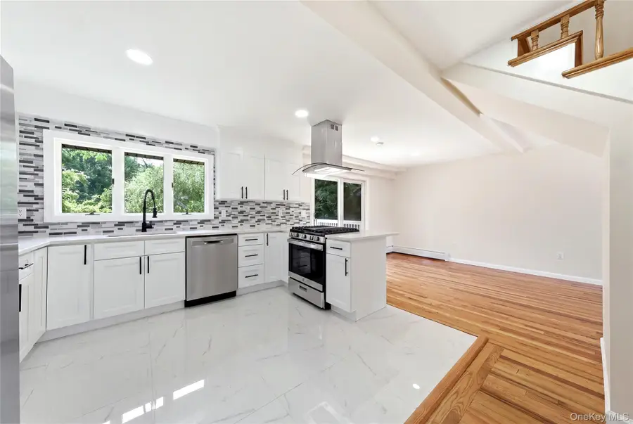 930 Park Drive, Wantagh, NY 11793 - #3