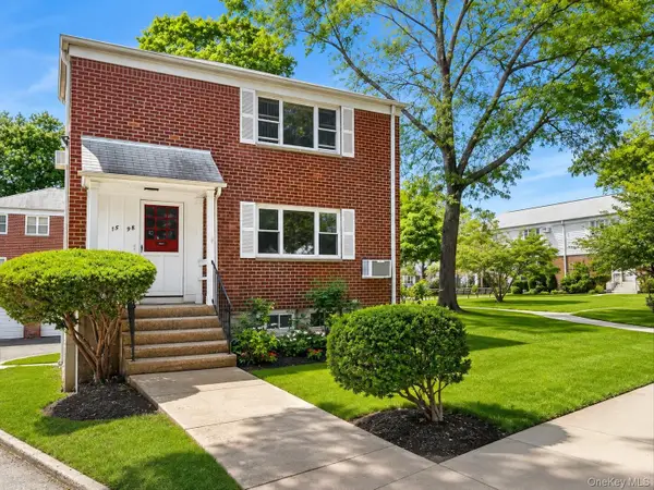 15-98 212 Street #276, Bayside, NY 11360