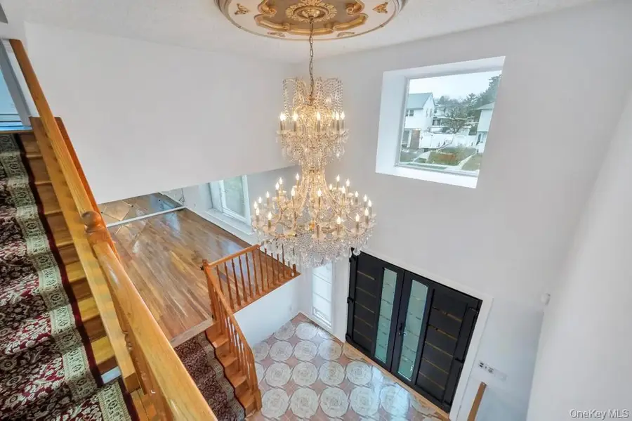 64 Fox Place, Hicksville, NY 11801 - #3
