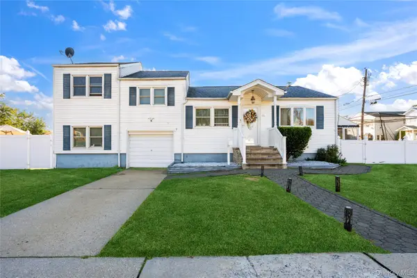 131 S 5th Street, Bethpage, NY 11714