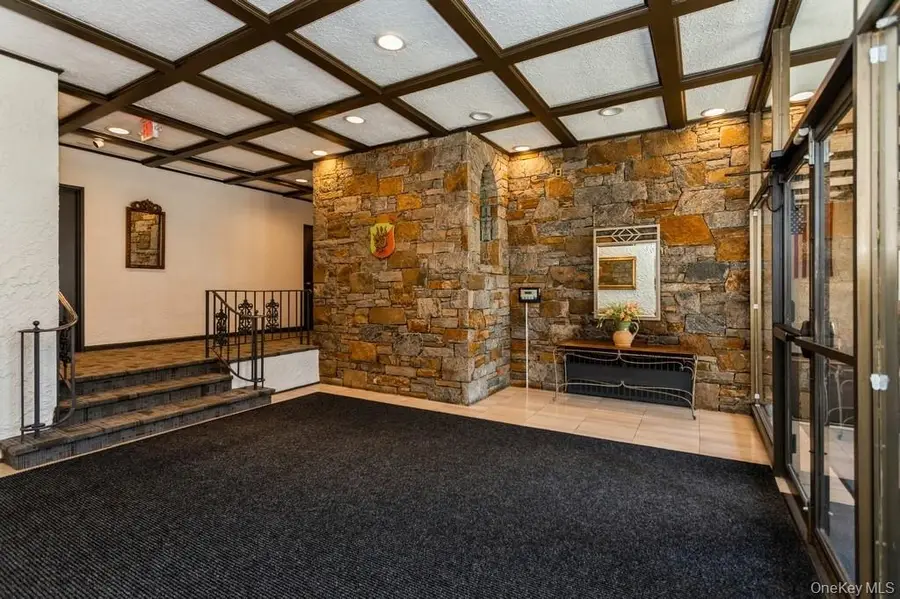 25 Franklin Avenue #2A, White Plains, NY 10601 - #3