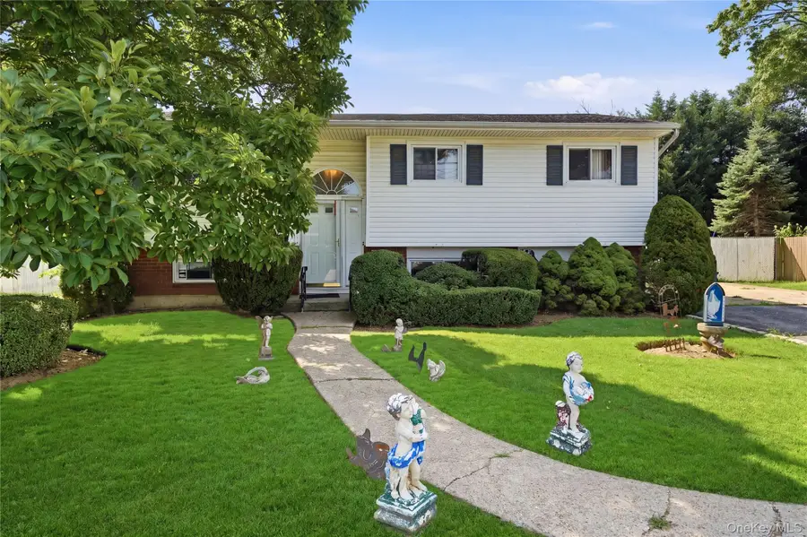 835 7th Street, West Babylon, NY 11704 - #2