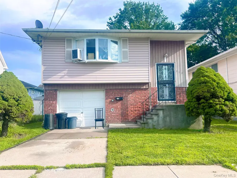 312 E Columbia Street, Hempstead, NY 11550 - #2