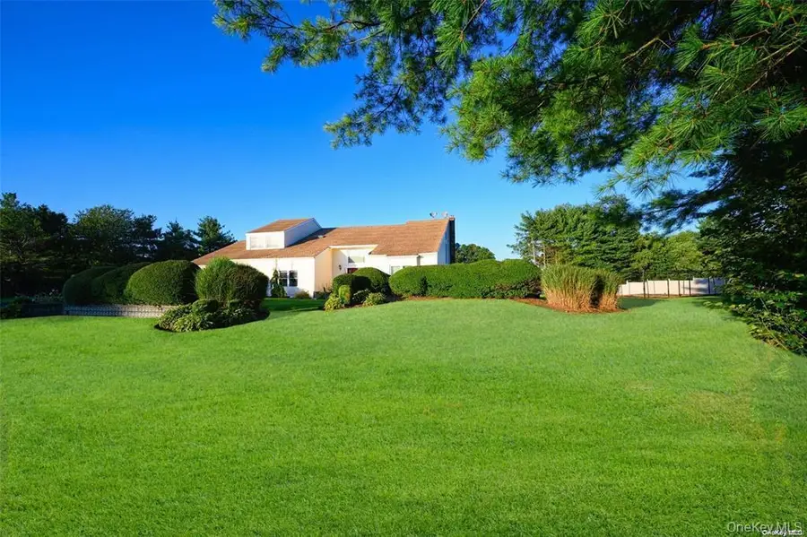 4 Jester Court, Dix Hills, NY 11746 - #2