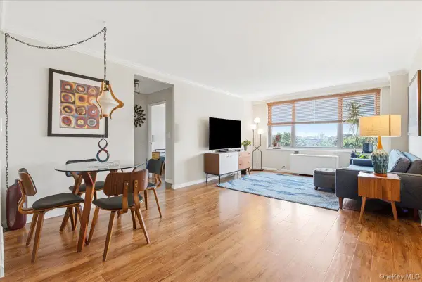 7025 Yellowstone Boulevard #8Q, Forest Hills, NY 11375