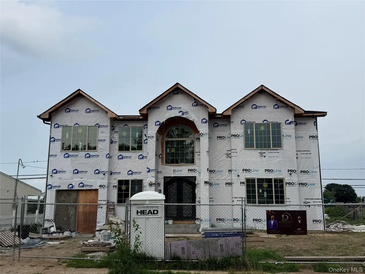 109 Spring Lane, Levittown, NY 11756 - #1