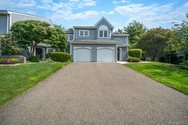 188 Lakebridge Drive N, Kings Park, NY 11754