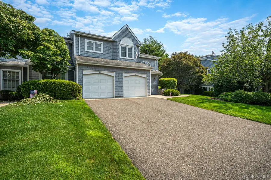 188 Lakebridge Drive N, Kings Park, NY 11754 - #2