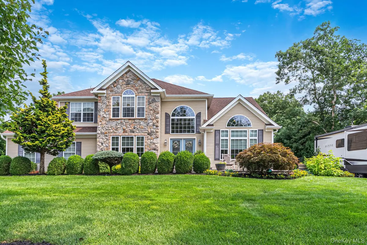 11 Horstead Court, Yaphank, NY 11980 - #1