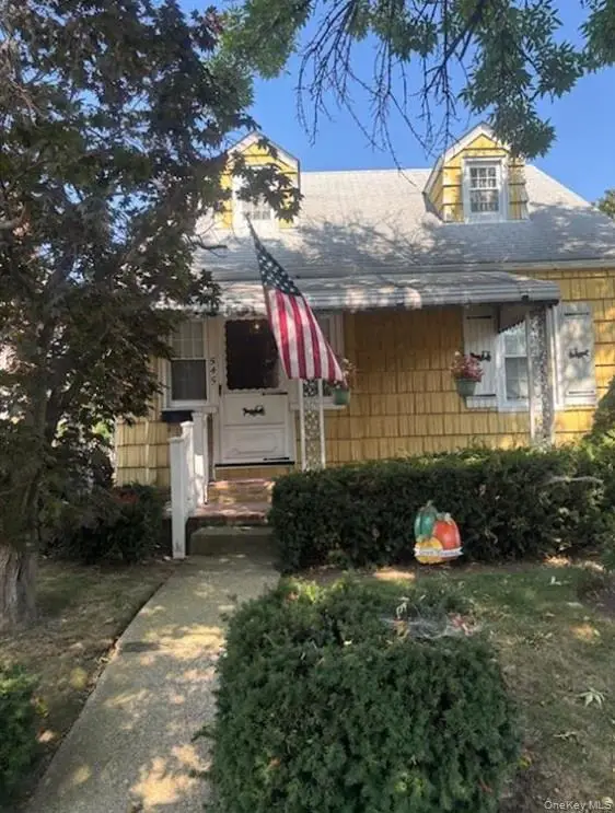 545 6th Avenue, New Hyde Park, NY 11040