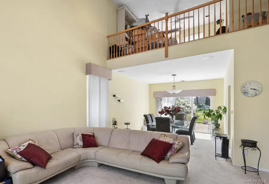 160 Windwatch Drive, Hauppauge, NY 11788 - #3