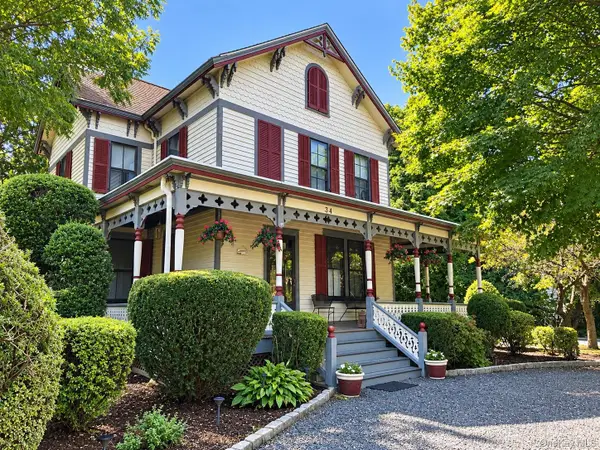 34 E Williston Avenue, East Williston, NY 11596