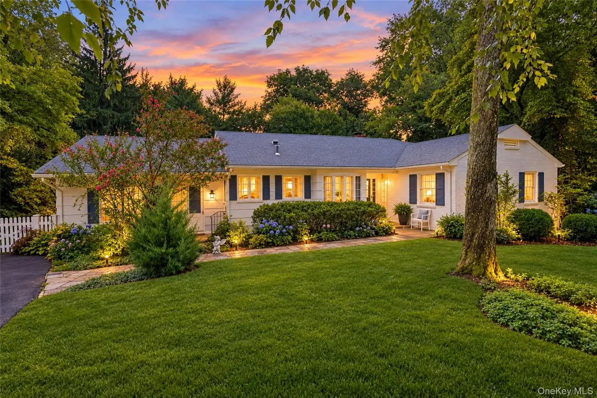 12 E Wheeler Place E, West Nyack, NY 10994 - #1