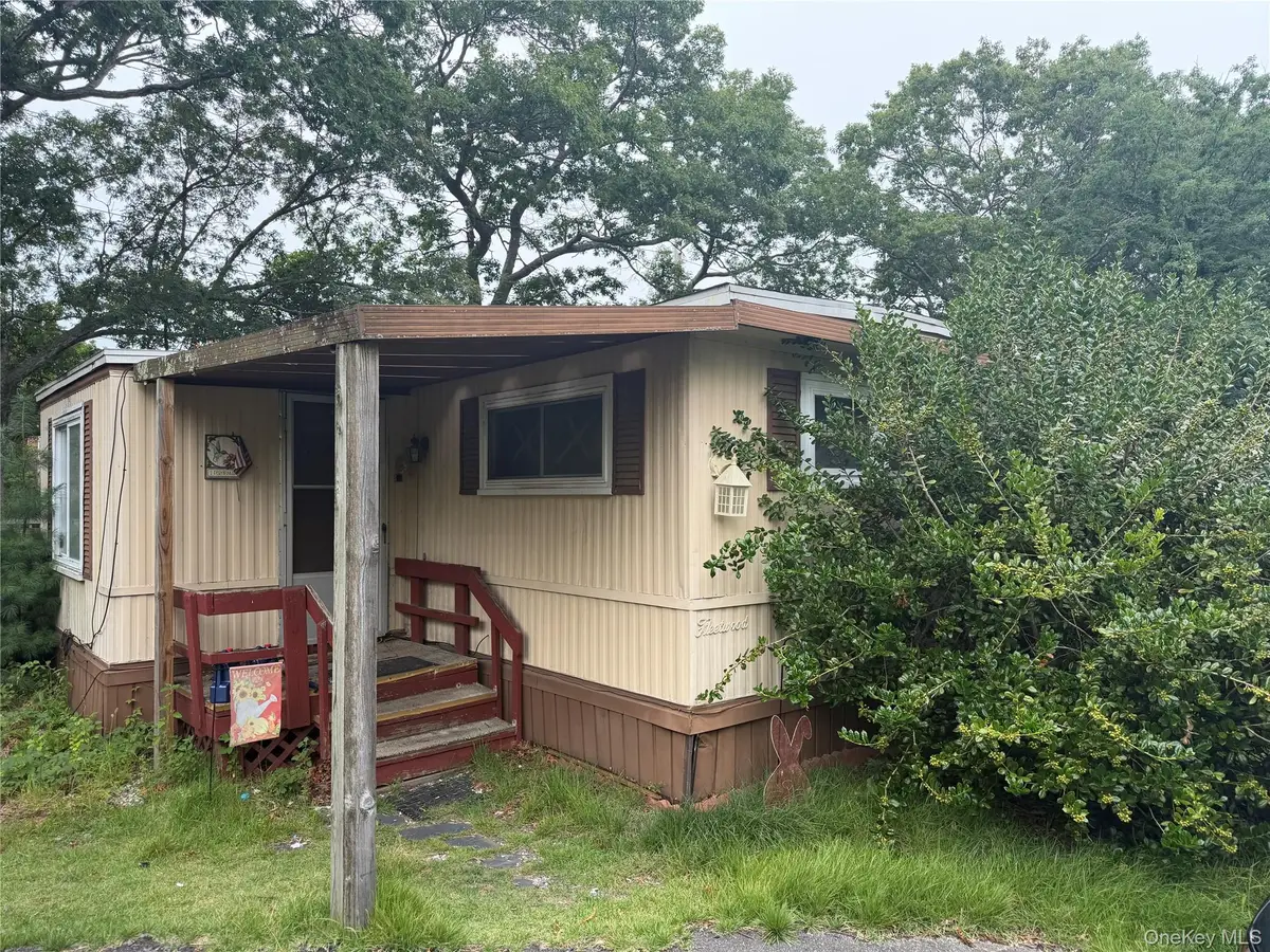 2 Periwinkle Drive, Bohemia, NY 11716 - #1