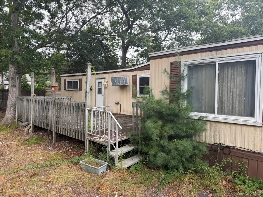 2 Periwinkle Drive, Bohemia, NY 11716 - #3
